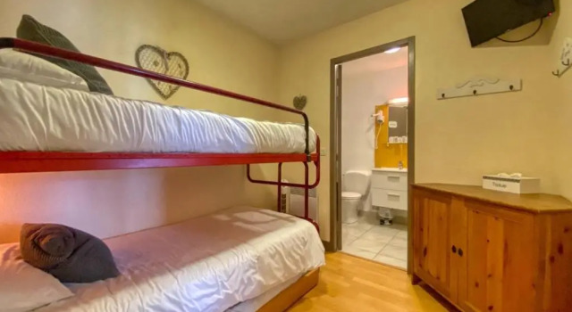 Семейный номер Standard с видом на улицу Hôtel Le Ptit Monde