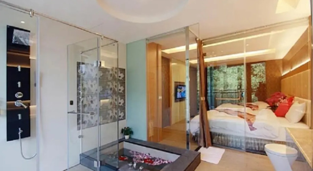 Четырёхместный номер Standard с балконом и с видом на горы Shuian Lakeside Hotel