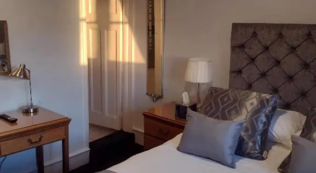 Двухместный номер Standard The Crown House Hotel