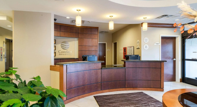 Comfort Inn & Suites Lexington Park near Pax River, Забронировать Отель СПА-отели Лексингтон-Парк, рядом с Военно-морской музей Patuxent River, SPA-услуги