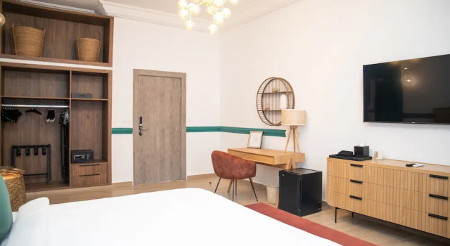 Le Palais d'Akwa, Boek Hotel Port-Bouet 