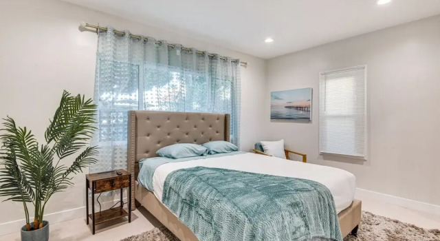 4 Mi to Sofi Stadium! 4BR Windsor Hills Retreat, Забронировать Отель Отели Лос-Анджелеса 3 звезды, 3*