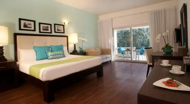 Номер Deluxe oceanfront Sandy Haven Resort