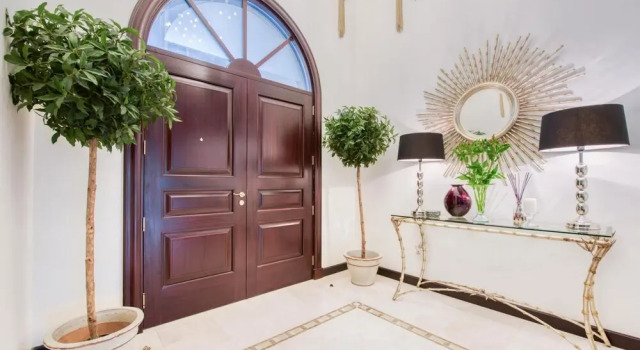 Glamourous Beachfront Villa on The Palm w Pool, Забронировать Вилла Виллы Дубая, Вилла
