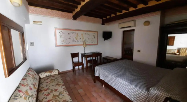 Standard Doppel Zimmer mit Balkon Albergo Giulia Gonzaga