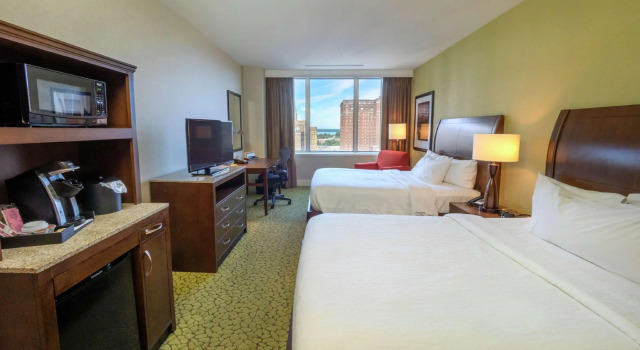 Четырёхместный номер Standard The Hilton Garden Inn Buffalo-Downtown