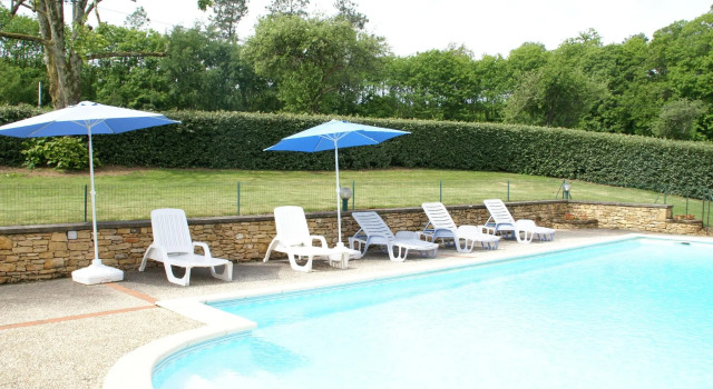 Beautiful Holiday Home with Pool in Saint-Pompont, Забронировать Отель Сен-Помпон 