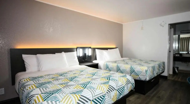 Четырёхместный номер Standard Motel 6-Sacramento, CA - Central