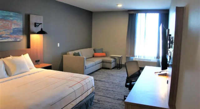 Двухместный люкс Deluxe Efficiency La Quinta Inn & Suites by Wyndham Marysville