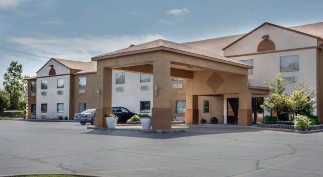 Quality Inn West Memphis, Забронировать Отель Уэст-Мемфис Арканзас, рядом с Baptist Memorial Hospital Crittenden