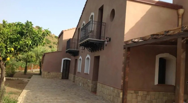 Casa Romana, Забронировать Отель Чефалу Madonie Regional Natural Park, рядом с Собор Чефалу