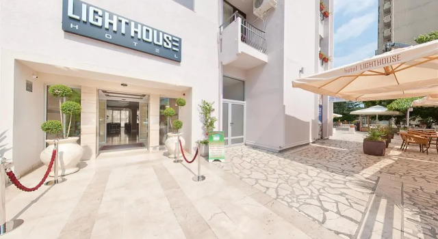 Hotel Lighthouse, Забронировать Отель Отели в центре Игало с завтраком, отели в центре Игало с завтраком