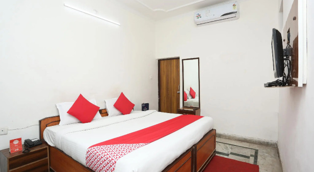 OYO 26771 Hotel Lotus Inn