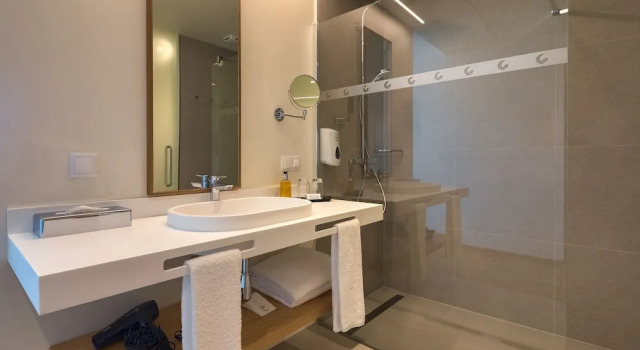 Standardowy dwuosobowy pokój i balkonem i z widokiem na morze Galo Resort Hotel Galomar