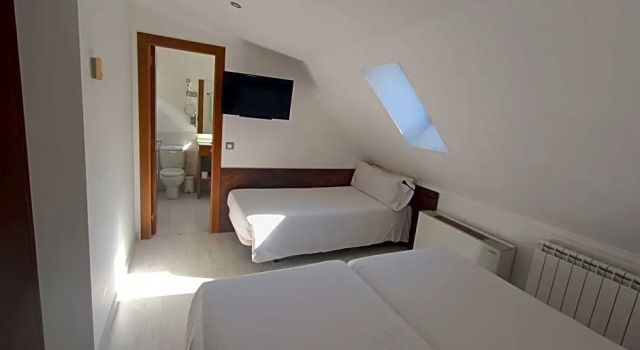 Номер Economy Aston Hotel
