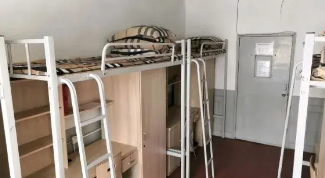 Кровать в общем номере (мужской номер) Shanghai Zhongfa Hostel