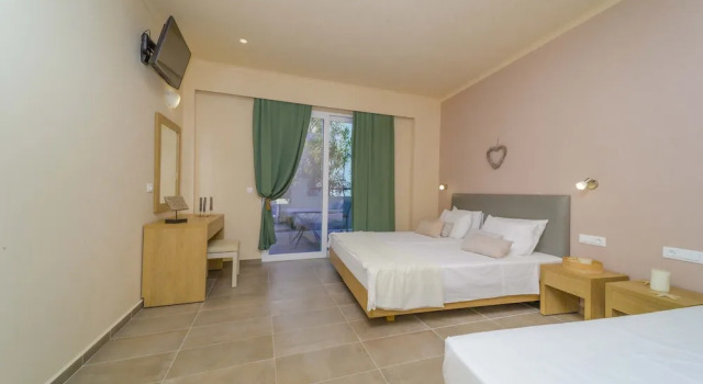 Номер Deluxe Amaryllis front beach hotel