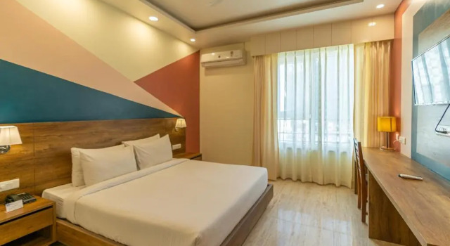 Moustache Rishikesh Luxuria - Hostel, Rezerwuj Hostel Hotele w Uttarakhand z basenem, Basen