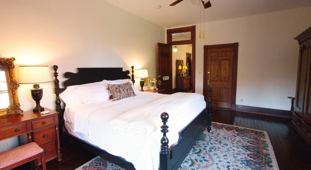 Двухместный люкс Premium Louisville Bourbon Inn