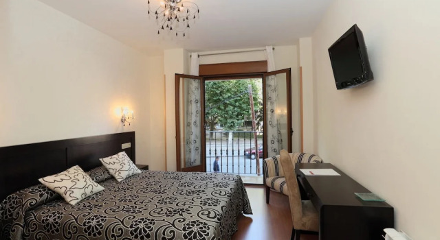 Двухместный номер Superior с балконом Hotel HC Sigüenza