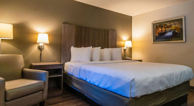Двухместный номер Standard Econo Lodge Cherokee Near Island Park