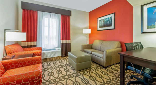 La Quinta Inn & Suites Leesville Fort Polk, Boek Hotel Hotels in Missouri met zwembad, Zwembad