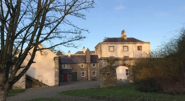 2 Bed Courtyard Apartment at Rockfield House Kells in Meath - Short Term Let, จอง อพาร์ทเมนท์ Kells Meath