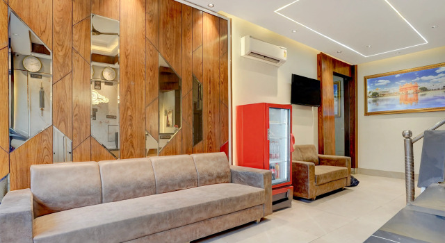 Super Townhouse Ram Talai Crossway Formerly Midway, Rezerwuj Hotel Amritsar Punjab