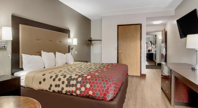 Номер Standard Econo Lodge Cadillac by Choice