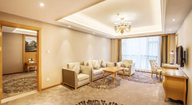 Люкс Deluxe Vienna Hotel Foshan Airport