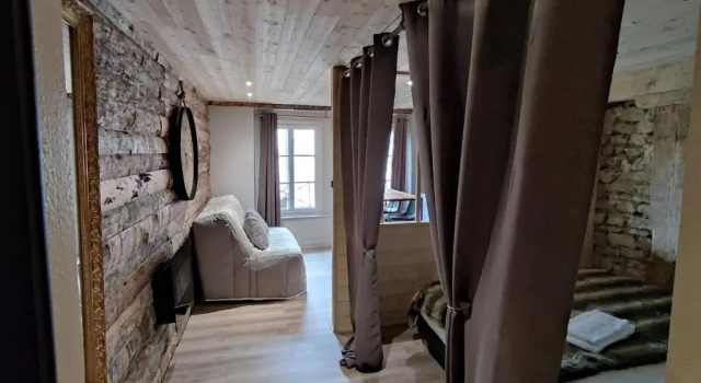 Le grand moulin des tanneurs B&B et Love Room, Забронировать Отель «постель и завтрак» Отели Горного массива Юры с парковкой, Парковка
