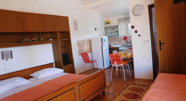 Studio apartment Lado - 230 m from sea: SA3 Muline, Island Ugljan, Забронировать Апартаменты/квартира Остров Углян Ugljan Island
