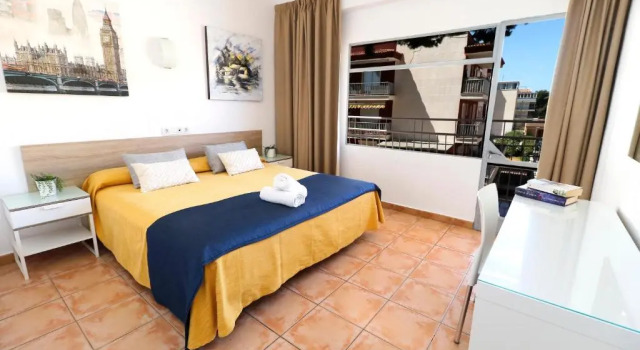 Standard Double room with balcony HSR Gil