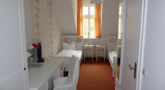 Hotel Adler, Забронировать Отель Отели в центре Грайфсвальд, в центре