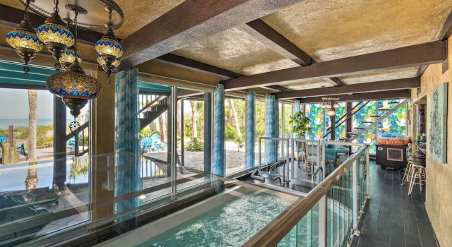 Коттедж с 3 комнатами с балконом Beachfront Home on Gulf of Mexico w/ Indoor Pool