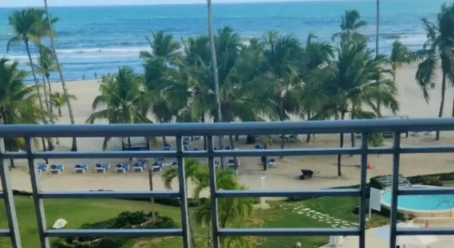 Апартаменты Classic Beachfront Condo Costa del Sol Sleeps 6