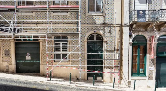 ALTIDO Stunning 4BR Apt w/terrace&seaview in Alfama