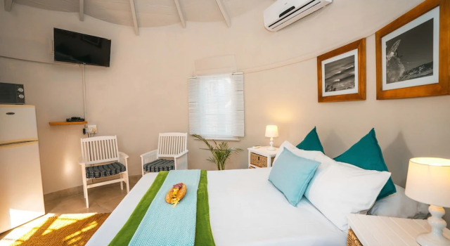 Surf Motel, Забронировать Мотель Пляж Умдлоти Durban North Coast, рядом с Пляж Umdloti Beach