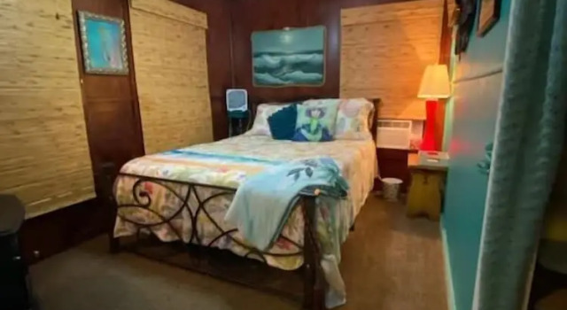 Коттедж Come Friday Cottages