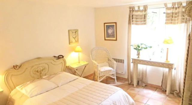 Maison de 2 chambres avec piscine partagee jardin amenage et wifi a Saint Branchs, Rezerwuj Hotel  