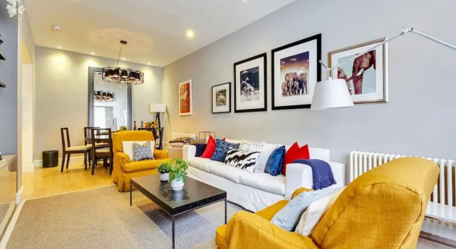Luxe 4-bed Mews Home - 10 min to Harrods, Забронировать Отель Лондон Большой Лондон, рядом с Церковь Св. Луки