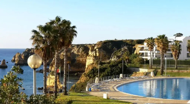 Апартаменты WOW View with Terrace and WiFi, 100m to Beach, 10 min to City