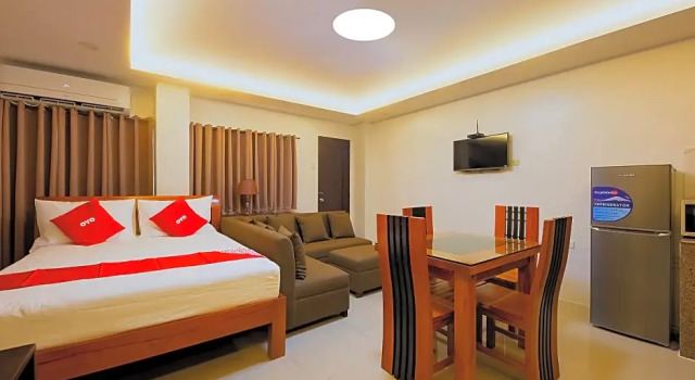 Люкс OYO 848 Dona Aurora Condotel