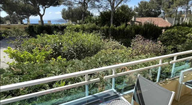 Апартаменты T3 récent dans résidence avec Piscine à La Favière
