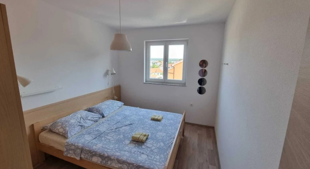 Apartment Yellow, Buchen Sie Ferienwohnung Porat Insel Krk