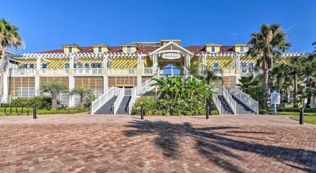 Walk to Beach: Condo w/ Bay View in Galveston, Book Lejlighed Galveston Houston