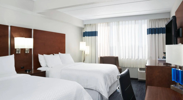 Четырёхместный номер Standard Four Points by Sheraton Fort Lauderdale Airport/Cruise Port
