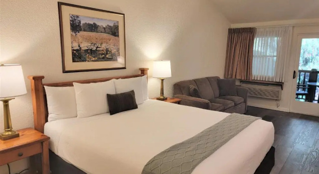 Номер Deluxe El Pueblo Inn