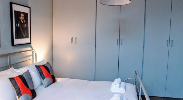 1 Bedroom Apartment In Edinburghs New Town, Забронировать Апартаменты/квартира Новый город Эдинбург, рядом с Железнодорожный вокзал Эдинбург-Уэверли