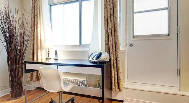 1-Bedroom Crescent Street by Hometrotting, Rezervovat Hotel Montreal Quebec, poblíž Complexe Desjardins